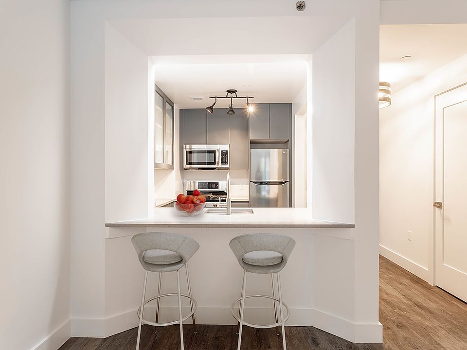 1st image of 11 Cooper St #3D