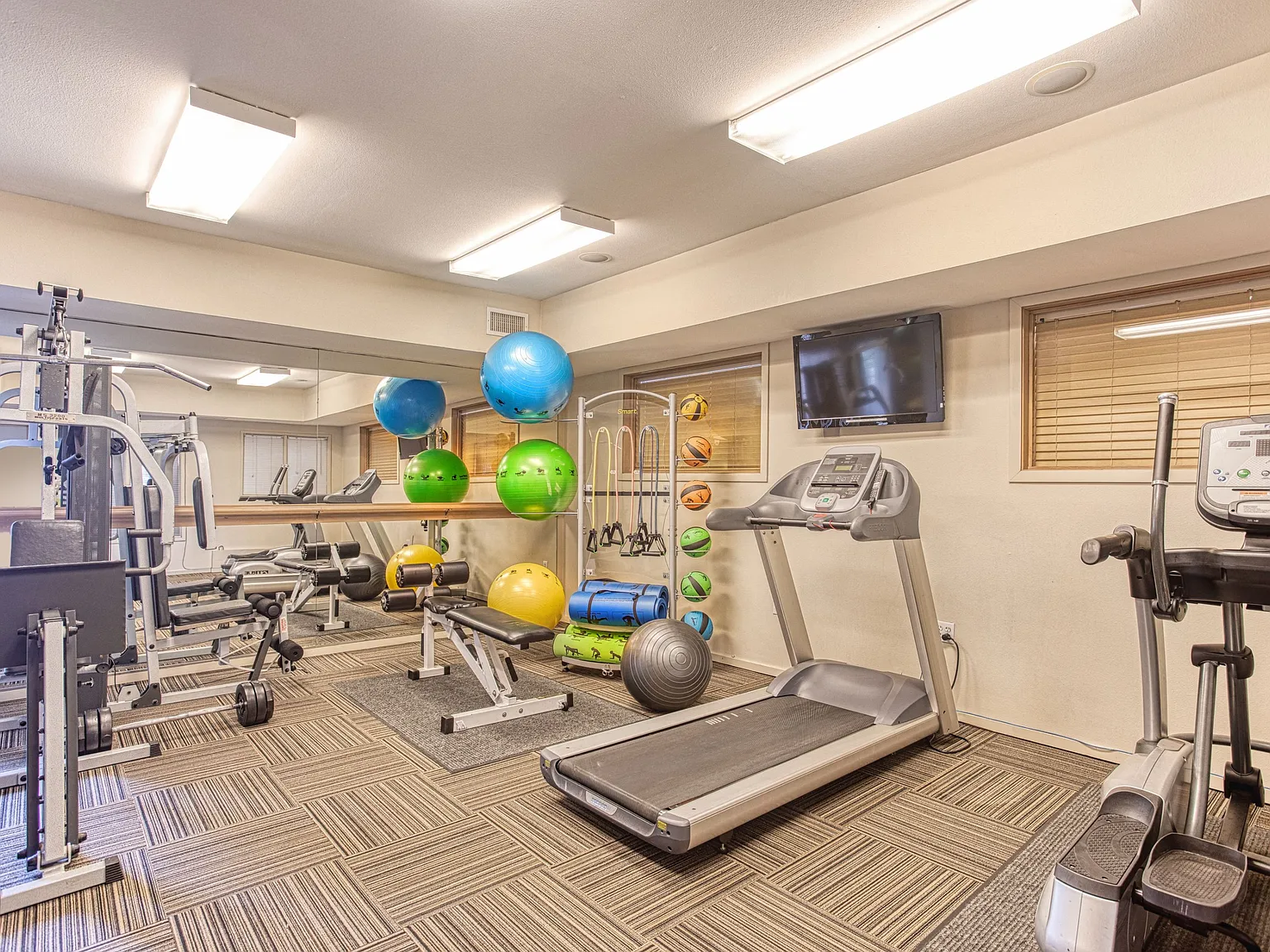 One Canyon Place — Photo 3
