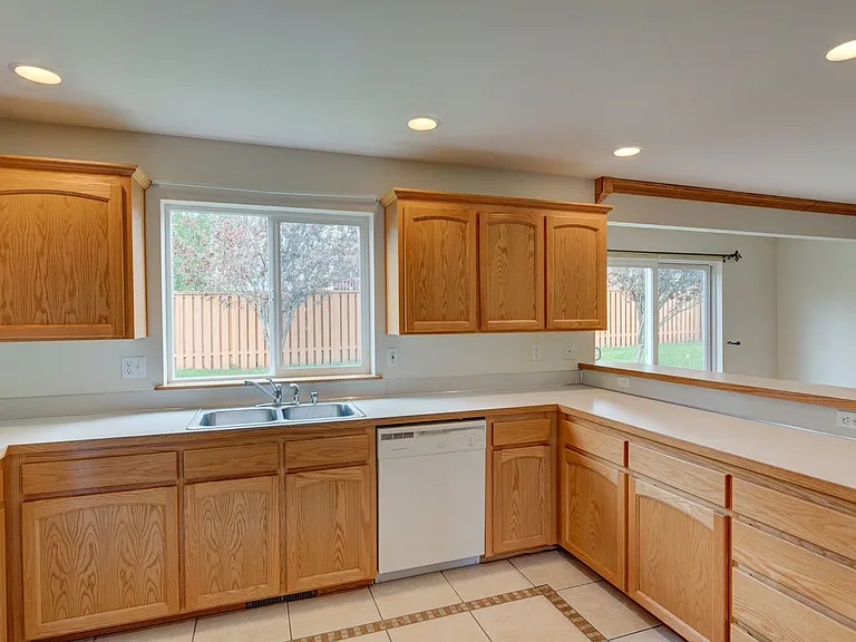 1730 NW Almond Loop — Photo 3