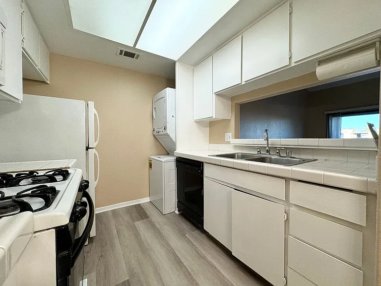 45546 Aladdin St #D201 — Photo 5