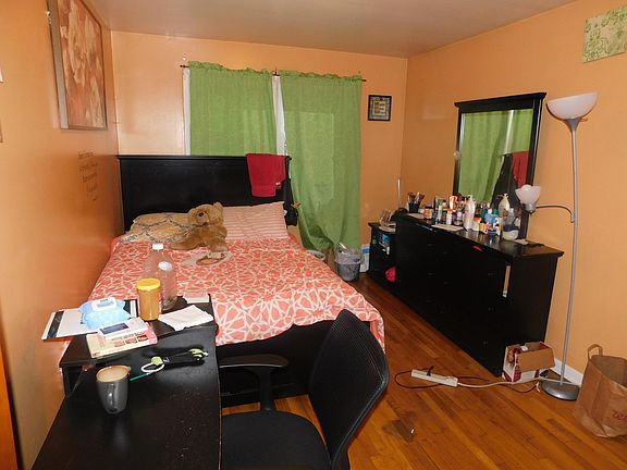 3rd image of 151 Mallory Ave #1