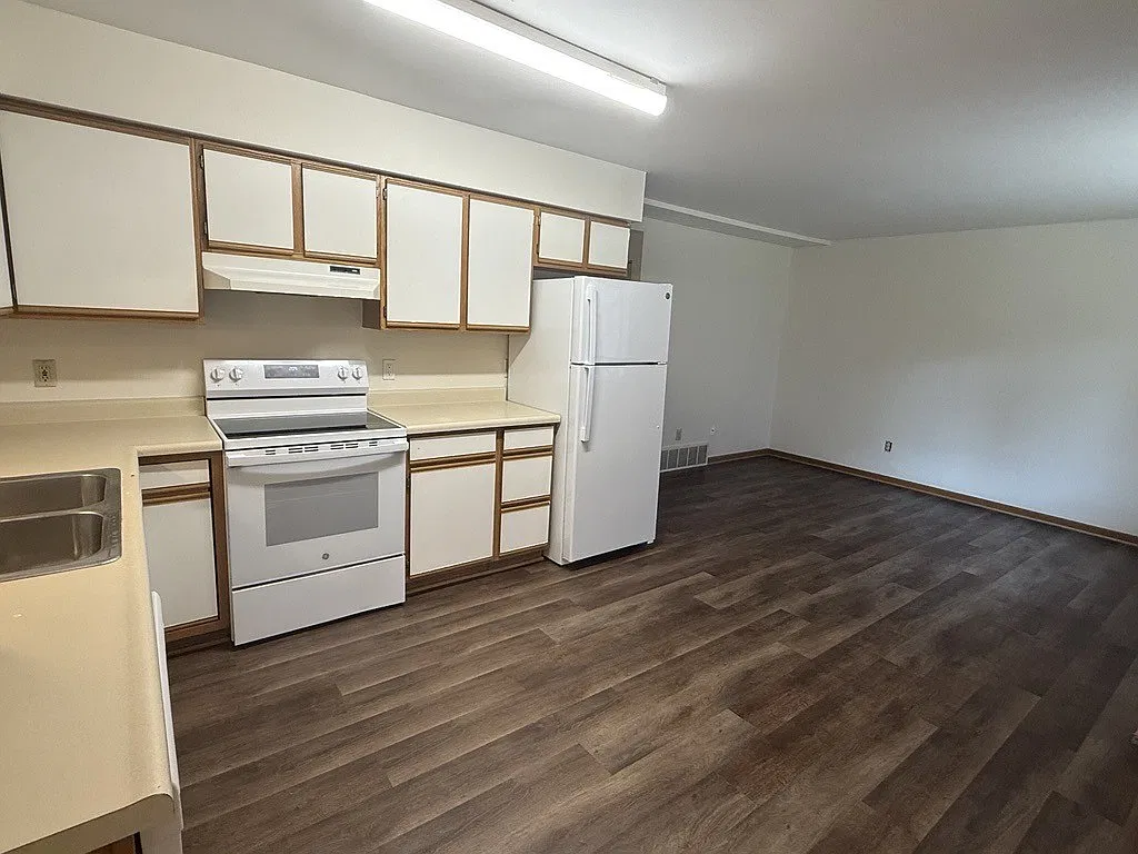 2 bed, 738 sqft, $1,280 — Photo 4