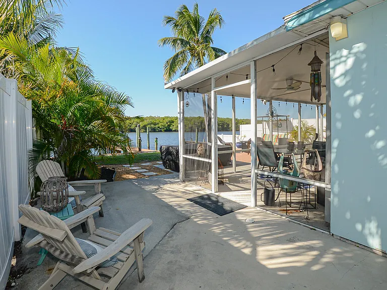 110 SW Hideaway Pl — Photo 26