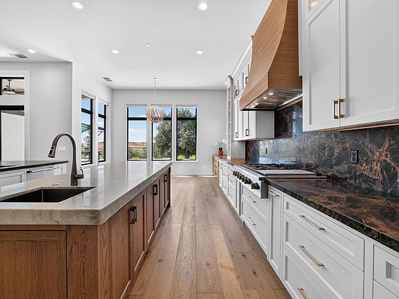 2nd image of 2561 Capetanios Dr