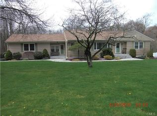 606 Racebrook Rd, Orange, CT 06477