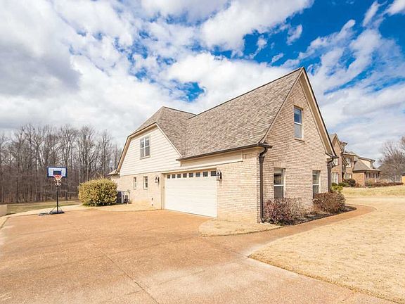 2nd image of 9298 Laurel Hill Dr