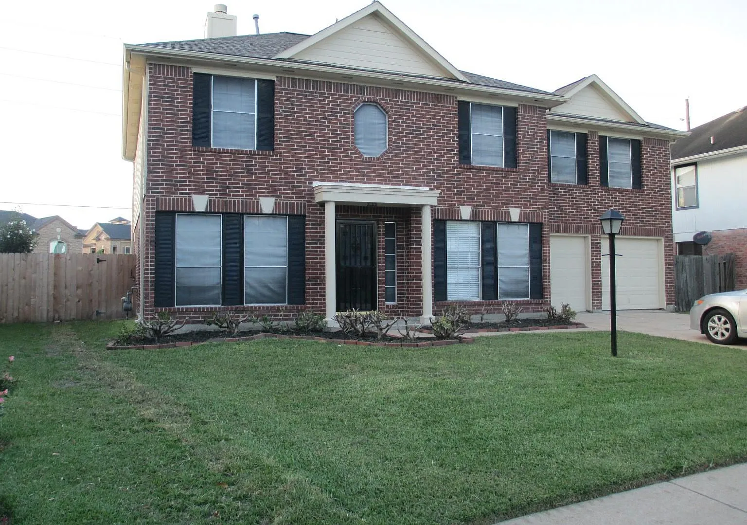 4 bed, 2.5 bath, 2447 sqft, $2,400 — Photo 2