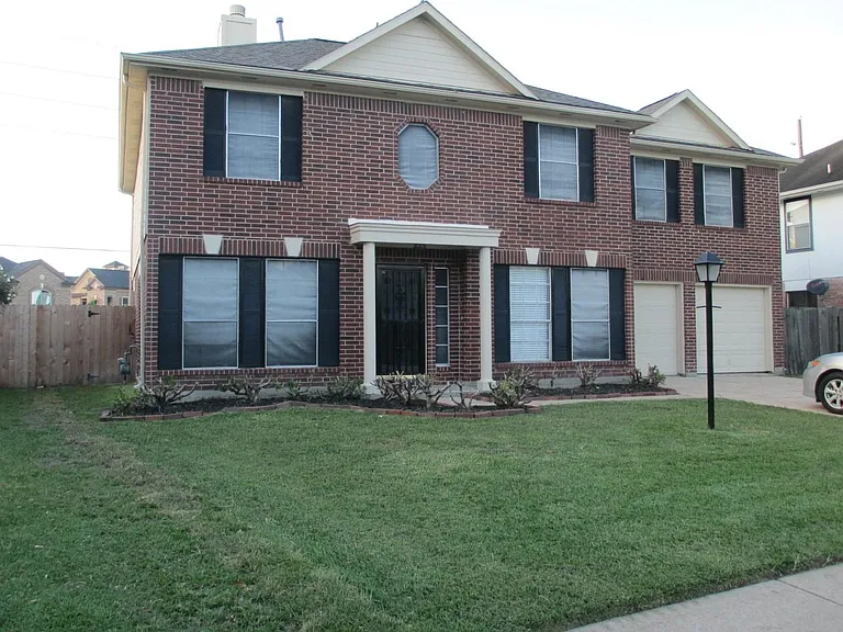 16714 Cheshire Place Dr — Photo 2