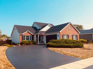 427 Fairhaven Dr, Yorkville, IL 60560