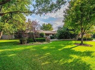 1712 Randel Rd, Nichols Hills, OK 73116