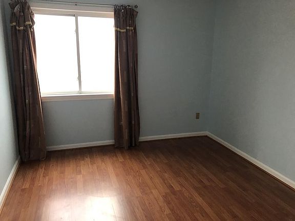 3rd image of 140 Quincy Ave Unit 1