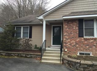 27 W Farms Rd APT A, Northampton, MA 01062