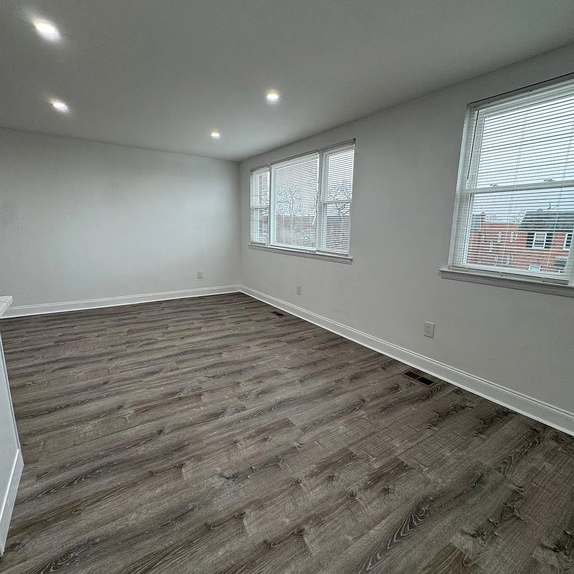 2 bed, 1.5 bath, 1968 sqft, $1,900 — Photo 4