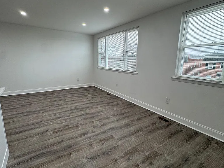 9762 Hilspach St — Photo 4