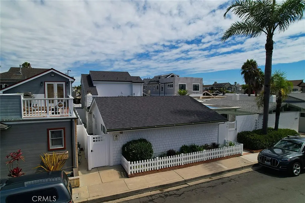 4 bed, 1800 sqft, $8,500 — Photo 1