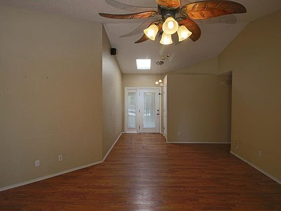 3rd image of 8052 Beechdale Dr