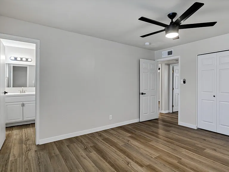 3702 W Tuckey Ln — Photo 23