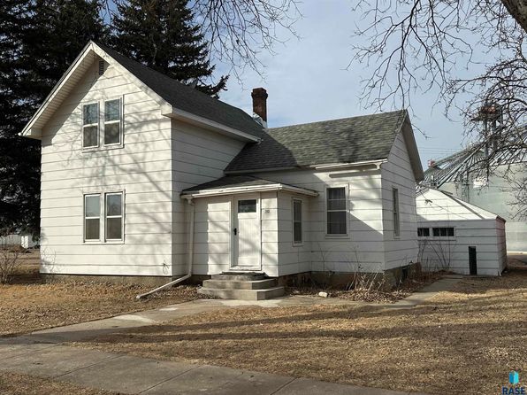 200 E 2nd St, Freeman, SD 57029