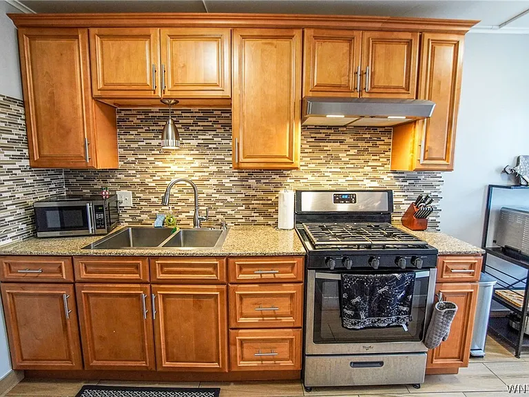 1225 Hertel Ave #11 — Photo 9