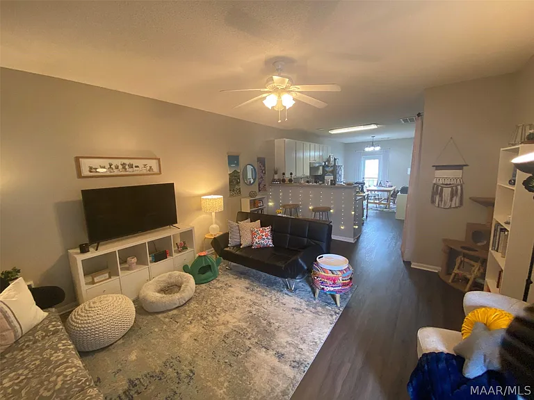 239 Pine Meadow Cir — Photo 3