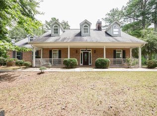 10 Carriage Park Ct, Oxford, GA 30054