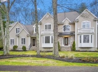 6 Autumn Ln, Franklin, MA 02038