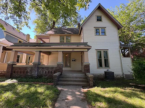 625 Houston St Photo 1