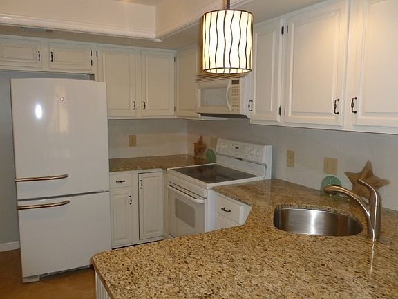 5th image of 160 SE Crestwood Cir #160