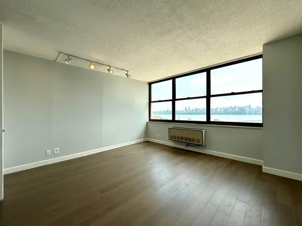 7004 Blvd East image 10 of 18