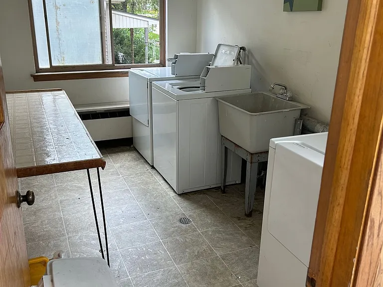 405 N East Ave — Photo 3