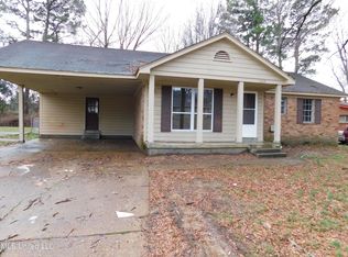 1337 Vicksburg Dr, Southaven, MS 38671