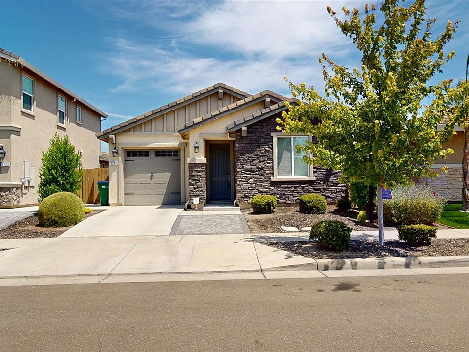 1st image of 2723 Carnation Way