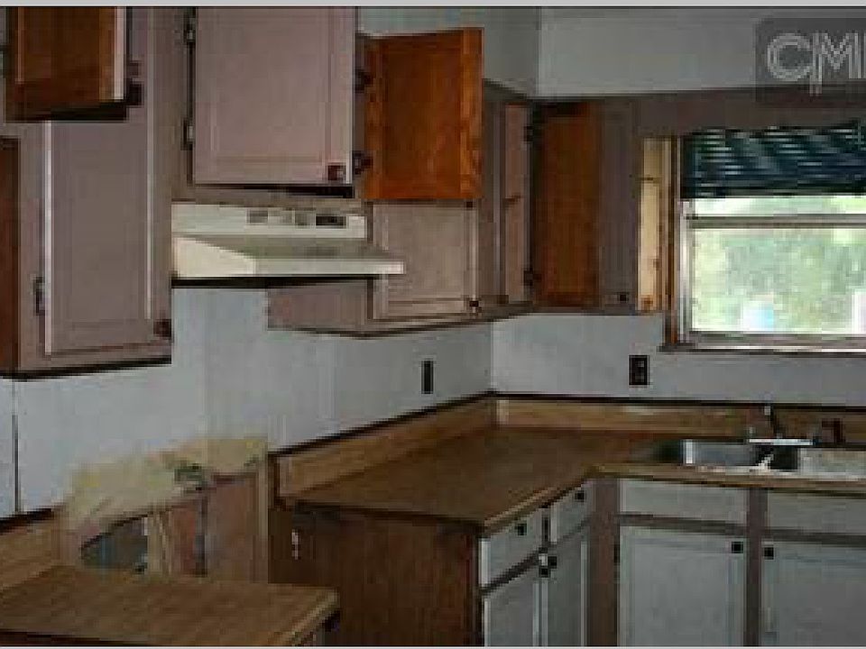 2nd image of 1671 Clinton St