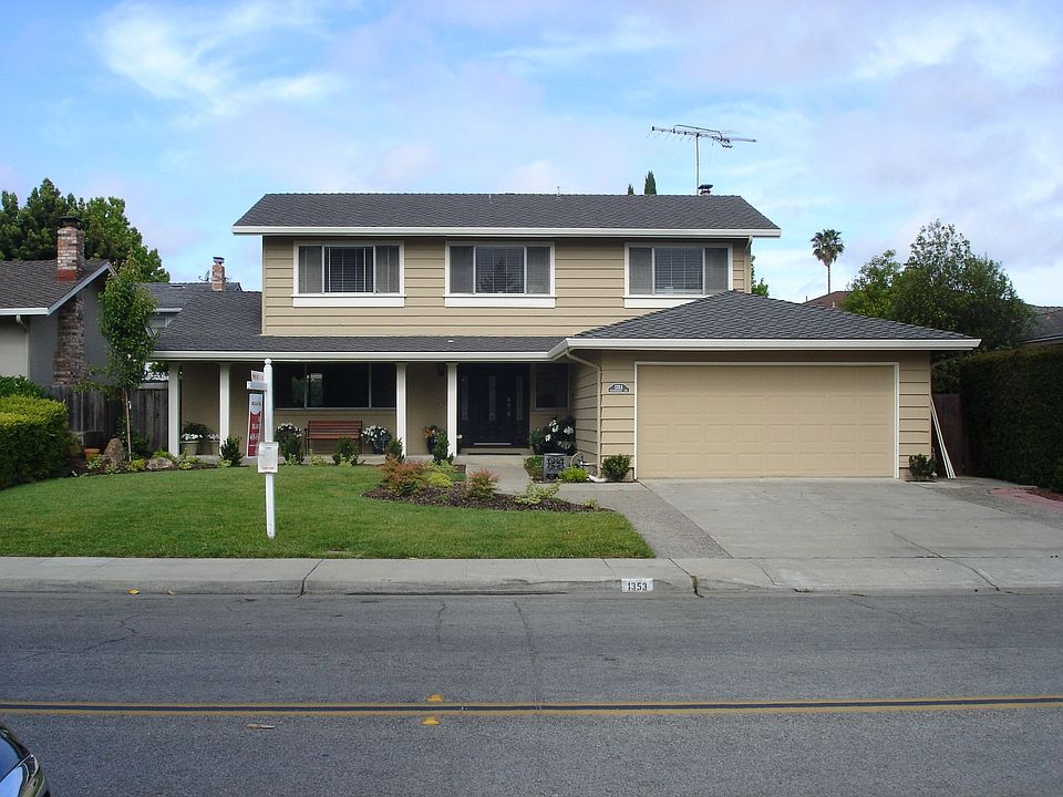 Great 5 bedroom Home!