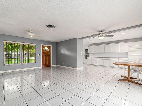 5th image of 925 SE Osceola St