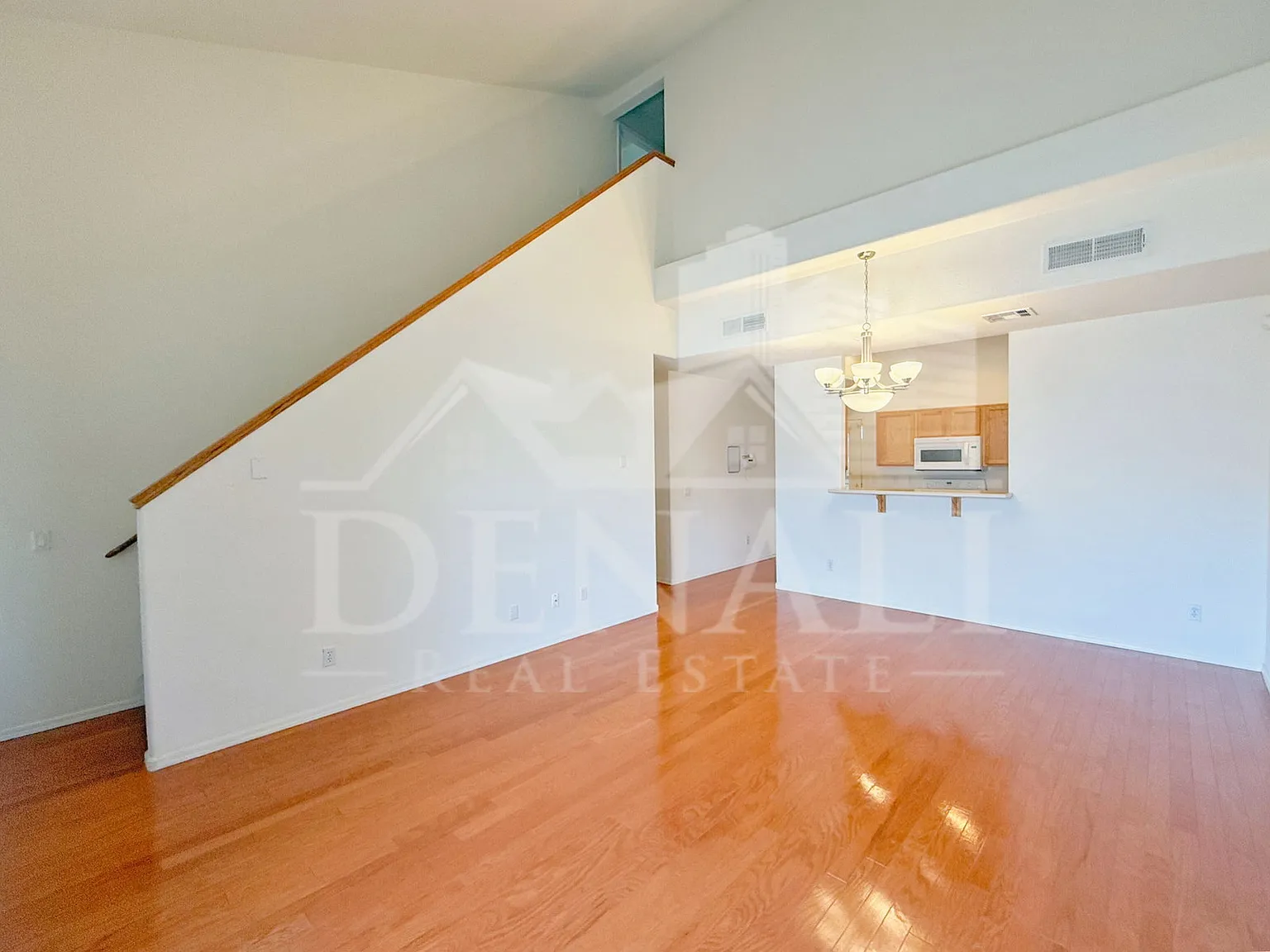 3 bed, 2.5 bath, 1398 sqft, $1,795 — Photo 4