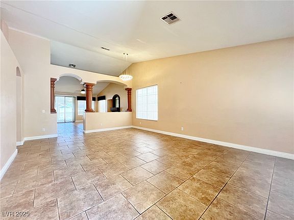 4th image of 258 Whitewater Village Ct