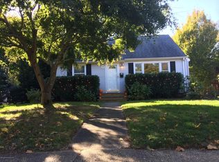 36 Center St, Rumson, NJ 07760