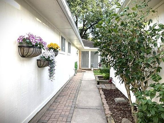 4th image of 15714 Echo Hill Dr