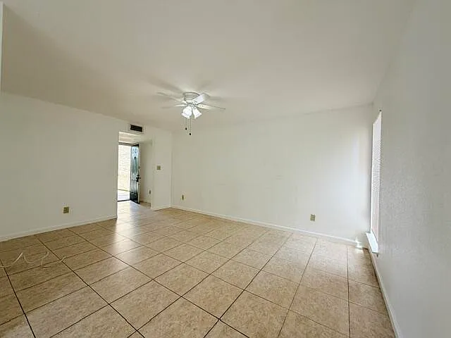 899 W Riverside Dr #611 — Photo 15