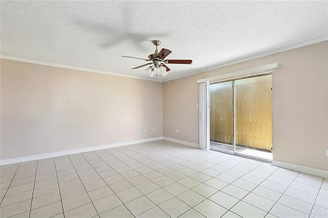 3 bed, 2.0 bath, 1365 sqft, $1,650 — Photo 2