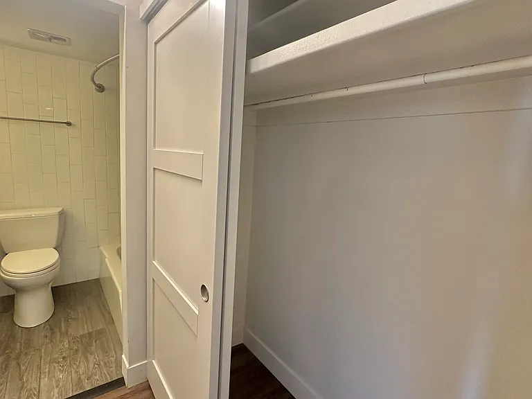 Luxe Tower apartments — Photo 25