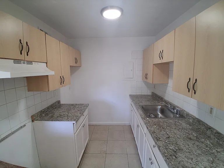 401 SW 13th Pl #715 — Photo 1