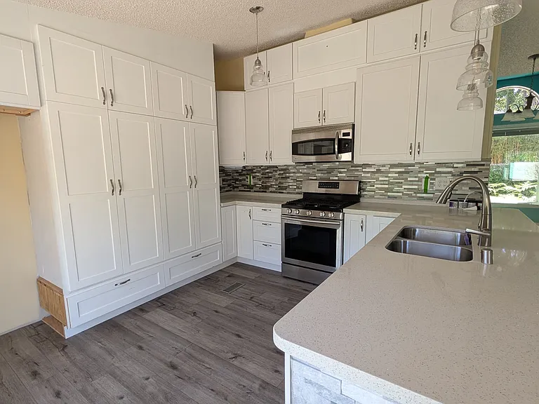 11604 N Ventura Ave — Photo 2