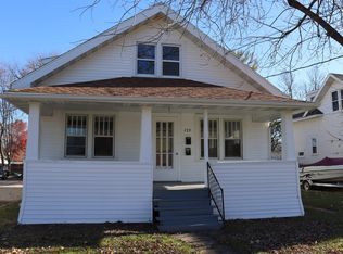 729 Racine St, Menasha, WI 54952