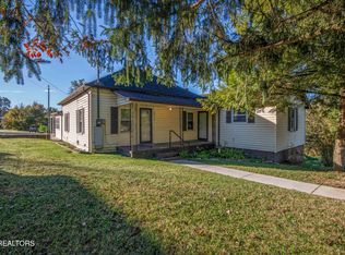 9316 Tipple Ln, Mascot, TN 37806