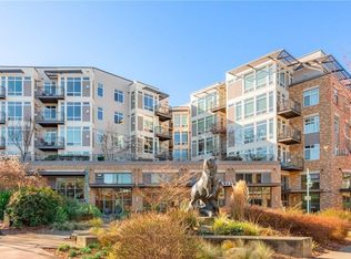211 Kirkland Ave APT 220, Kirkland, WA 98033