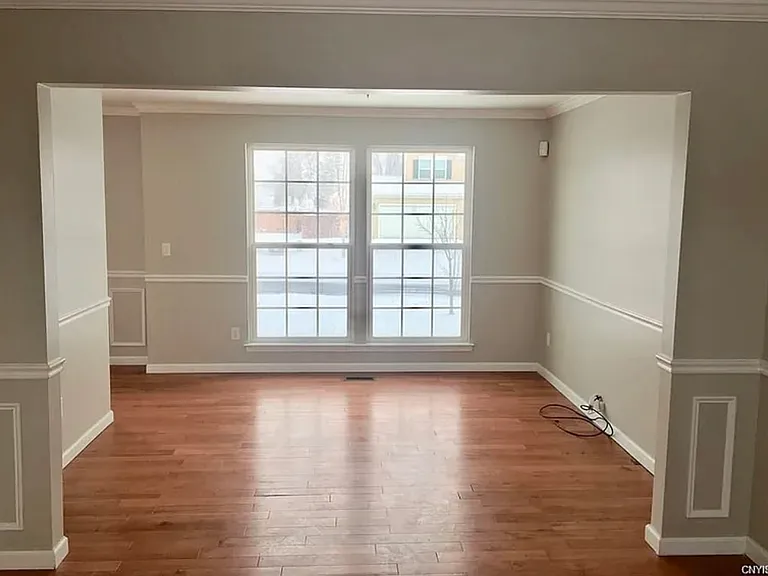 5579 Wyandra Dr — Photo 5