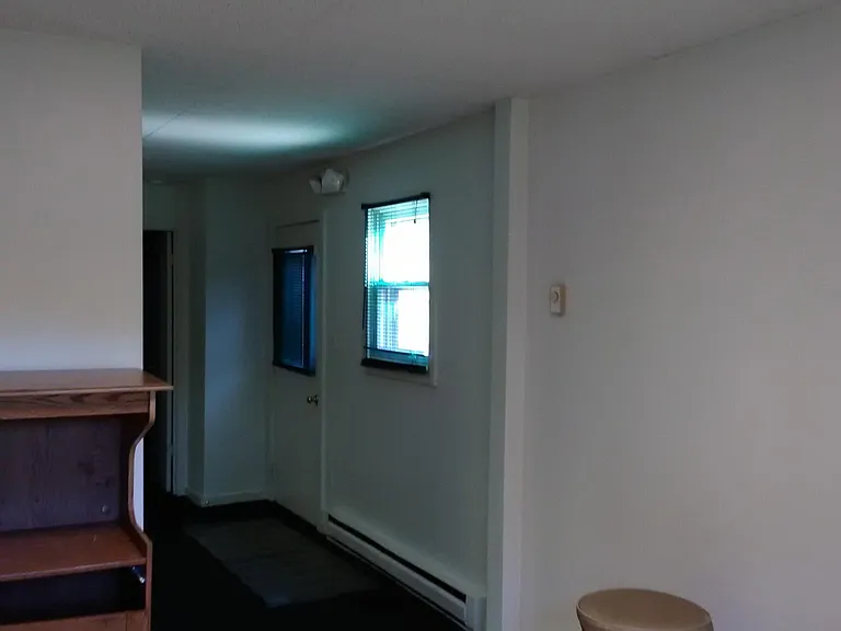 Kitchen going into livingroom