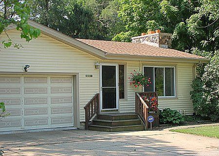 Attached 2 car garage